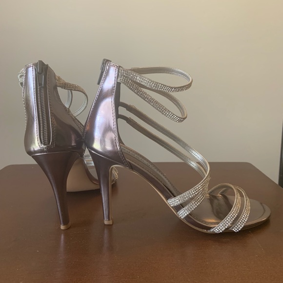 Madden Girl By Steve Madden Ankle Strap Sandel - Picture 5 of 5